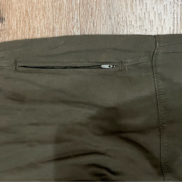 Lululemon cargo pants - Picture 6 of 6